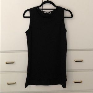 Athleta sleeveless shirt